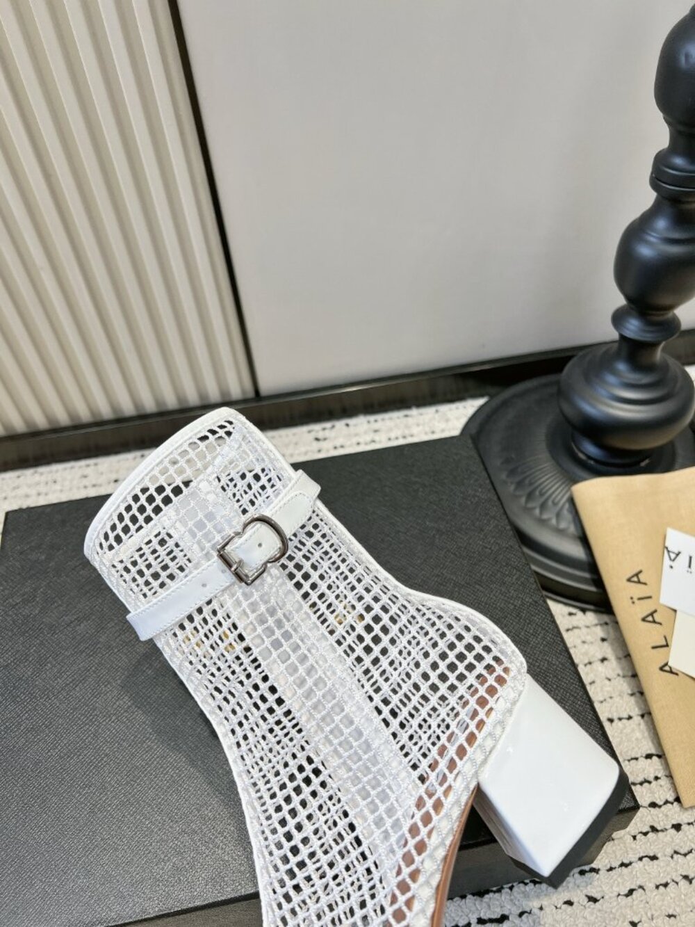ALAÏA Fishnet cool boots - Picture 8 of 9